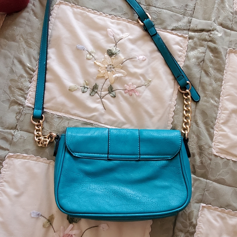 Handbags - Picture 2 of 3